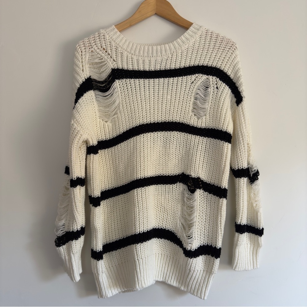 Forever21 distressed striped sweater Size: S